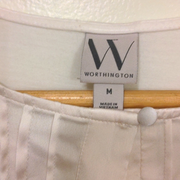 White pintuck pleated front white short sleeved satin blouse - Picture 4 of 5